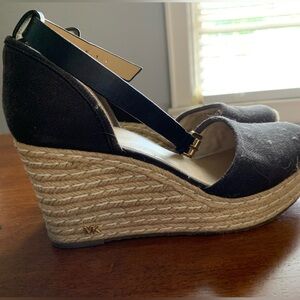 Michael Kors Kendrick Espadrille sandal Women’s size 7